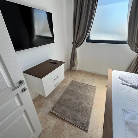 Hotel apartamentowy Azzuro And